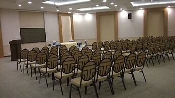 MWC Club by Downtown