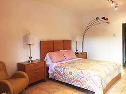 Amazing Apartment,hallandale Beach, Walk to Ocean!