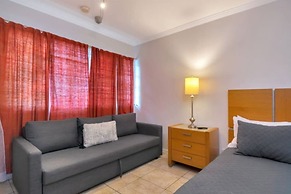 Amazing Apartment,hallandale Beach, Walk to Ocean!