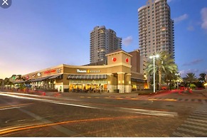 Amazing Apartment,hallandale Beach, Walk to Ocean!