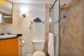 Amazing Apartment,hallandale Beach, Walk to Ocean!