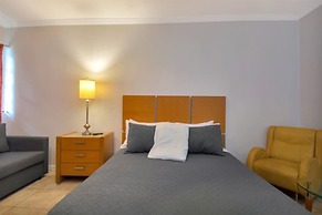 Amazing Apartment,hallandale Beach, Walk to Ocean!