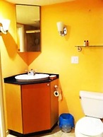 Amazing Apartment,hallandale Beach, Walk to Ocean!