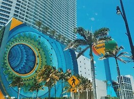 Amazing Apartment,hallandale Beach, Walk to Ocean!