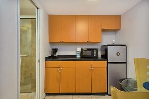 Amazing Apartment,hallandale Beach, Walk to Ocean!