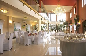 Hotel Vinci Airport