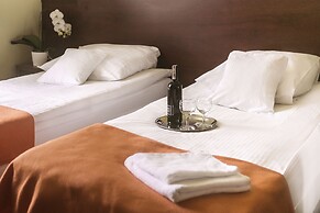 Hotel Vinci Airport