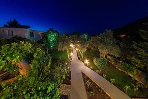 Karia Konuk Evi
