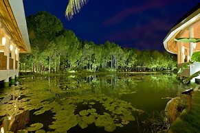 Dreamland Unique Sea and Lake Resort Spa