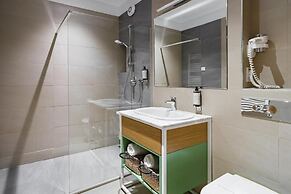 RIVA Mamaia Aparthotel