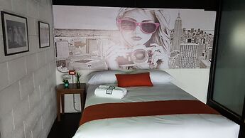 Cozy Loft with Balcony