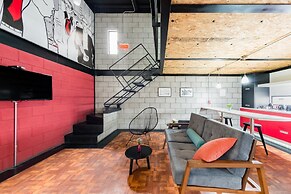 Cozy Loft with Balcony