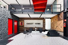 Cozy Loft with Balcony