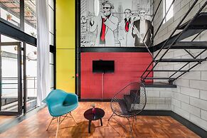 Cozy Loft with Balcony