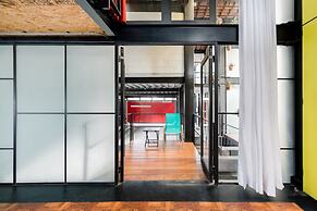 Cozy Loft with Balcony