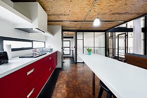 Cozy Loft with Balcony