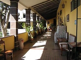 Hostal Tres Mascaras
