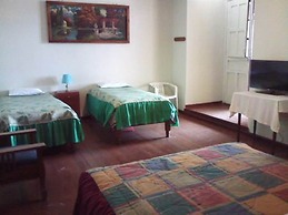 Hostal Tres Mascaras