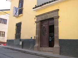 Hostal Tres Mascaras