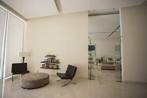 Beautiful Beachfront Apartments