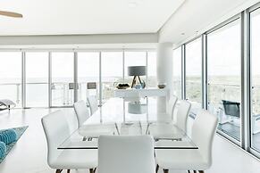 Beautiful Beachfront Apartments