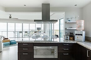 Beautiful Beachfront Apartments