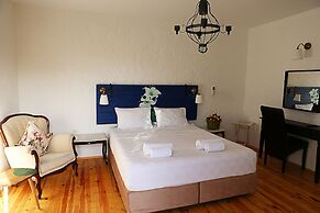 Alacati Albatross Hotel