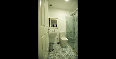 Alacati Albatross Hotel