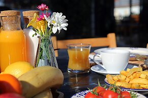 Alacati Albatross Hotel