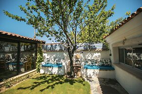 Alacati Albatross Hotel