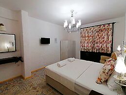 Alacati Albatross Hotel