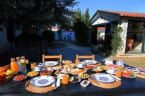 Alacati Albatross Hotel