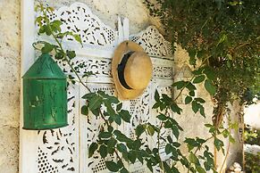 Alacati Albatross Hotel