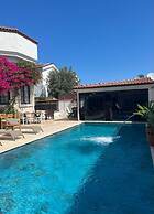 Alacati Albatross Hotel