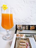 Alacati Albatross Hotel