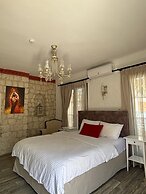 Alacati Albatross Hotel