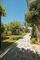 Alacati Albatross Hotel