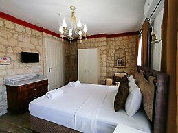 Alacati Albatross Hotel