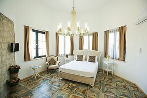 Alacati Albatross Hotel