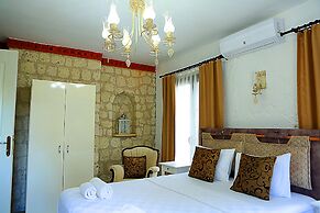 Alacati Albatross Hotel