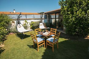 Alacati Albatross Hotel