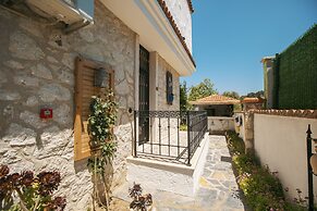 Alacati Albatross Hotel