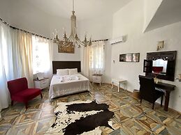 Alacati Albatross Hotel