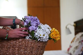 Alacati Albatross Hotel