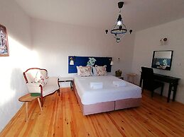 Alacati Albatross Hotel