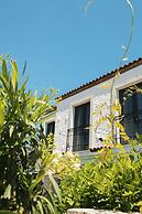 Alacati Albatross Hotel