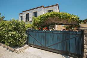 Alacati Albatross Hotel