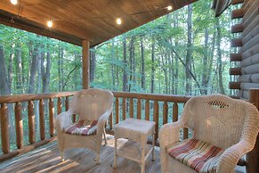 Cricket Hill Lodge & Cabins