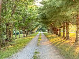 Cricket Hill Lodge & Cabins