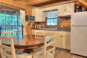 Cricket Hill Lodge & Cabins